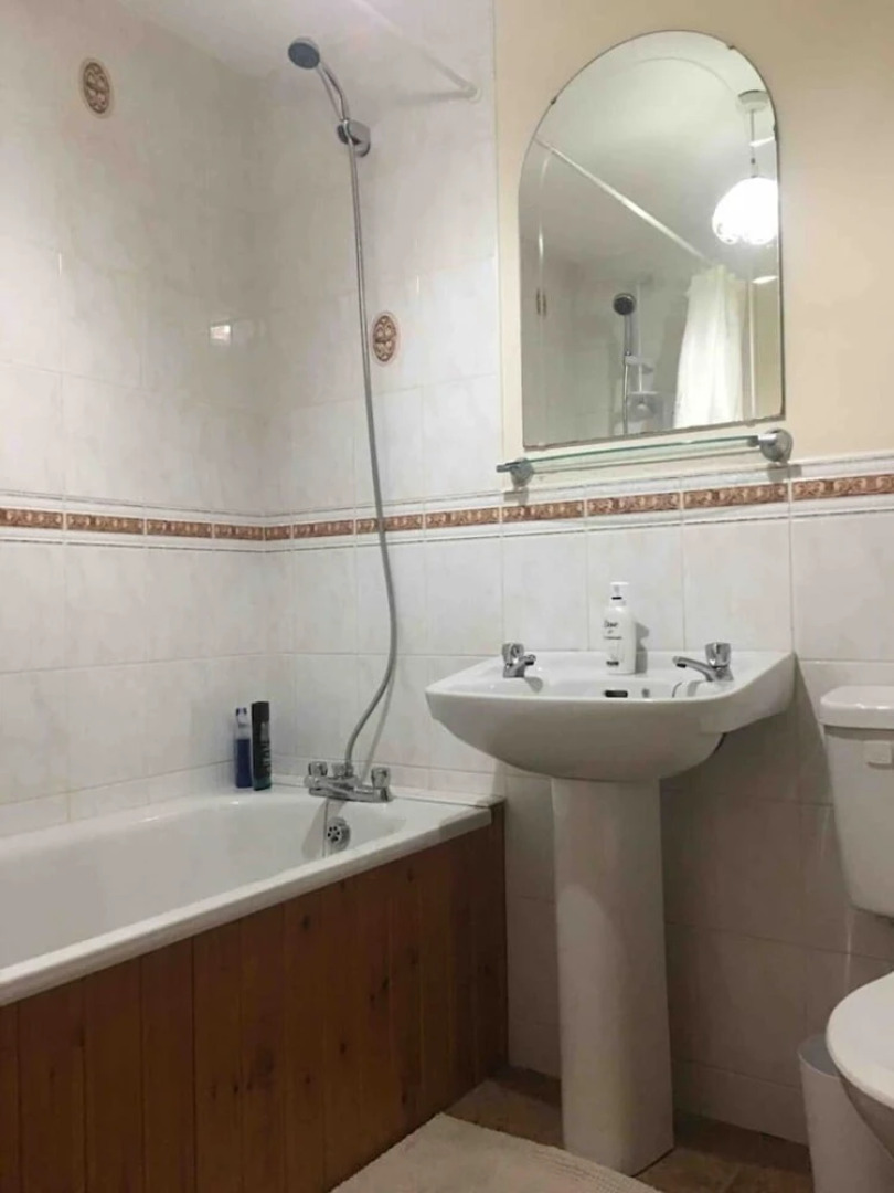 Lovely Apartment Overlooking the Harbour & bay