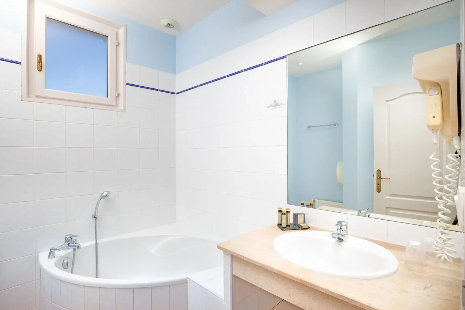 Hotel La Bastide Saint Martin