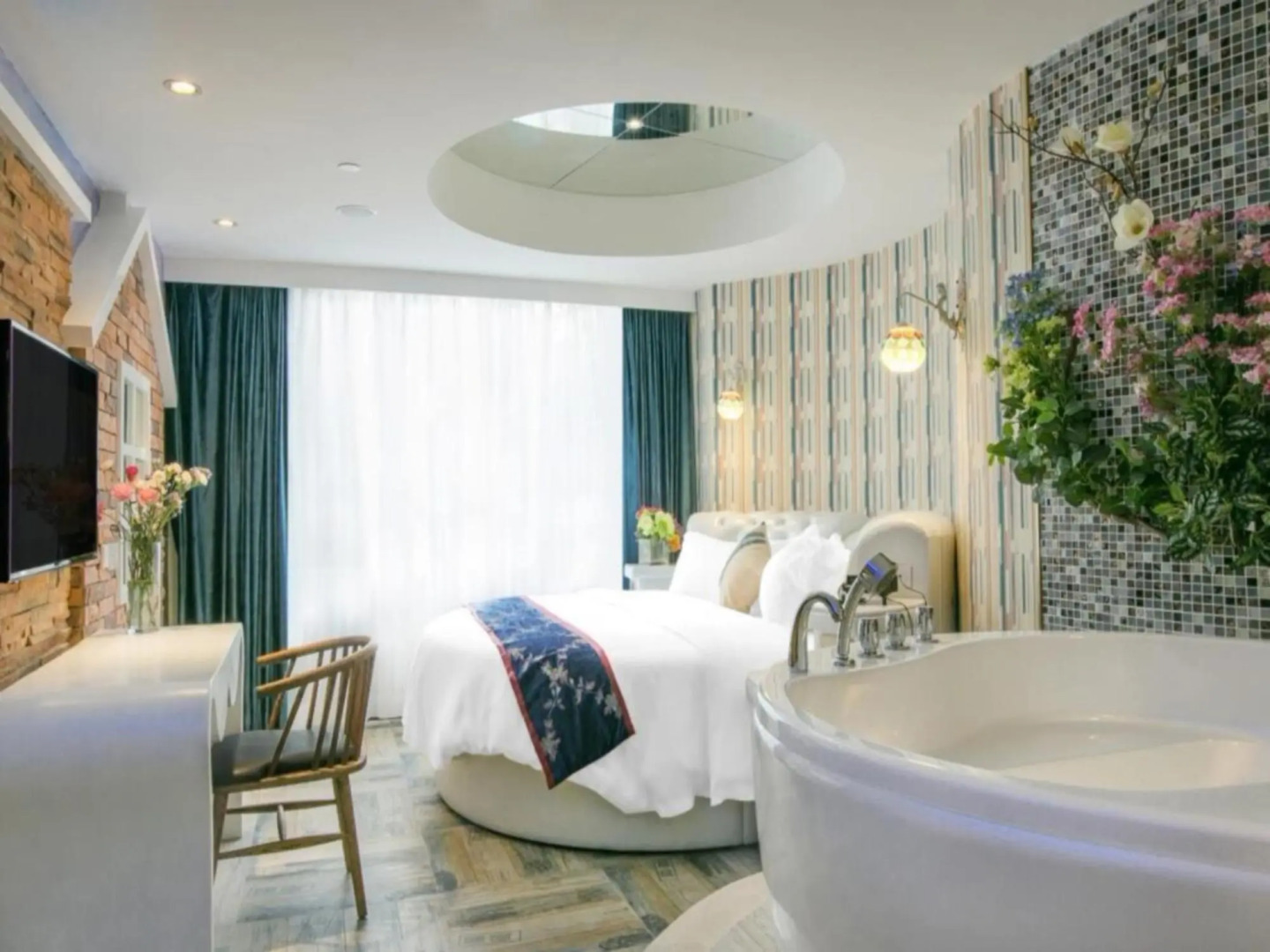 Vienna Hotel Shenzhen Dongmen Hubei Subway Station Branch