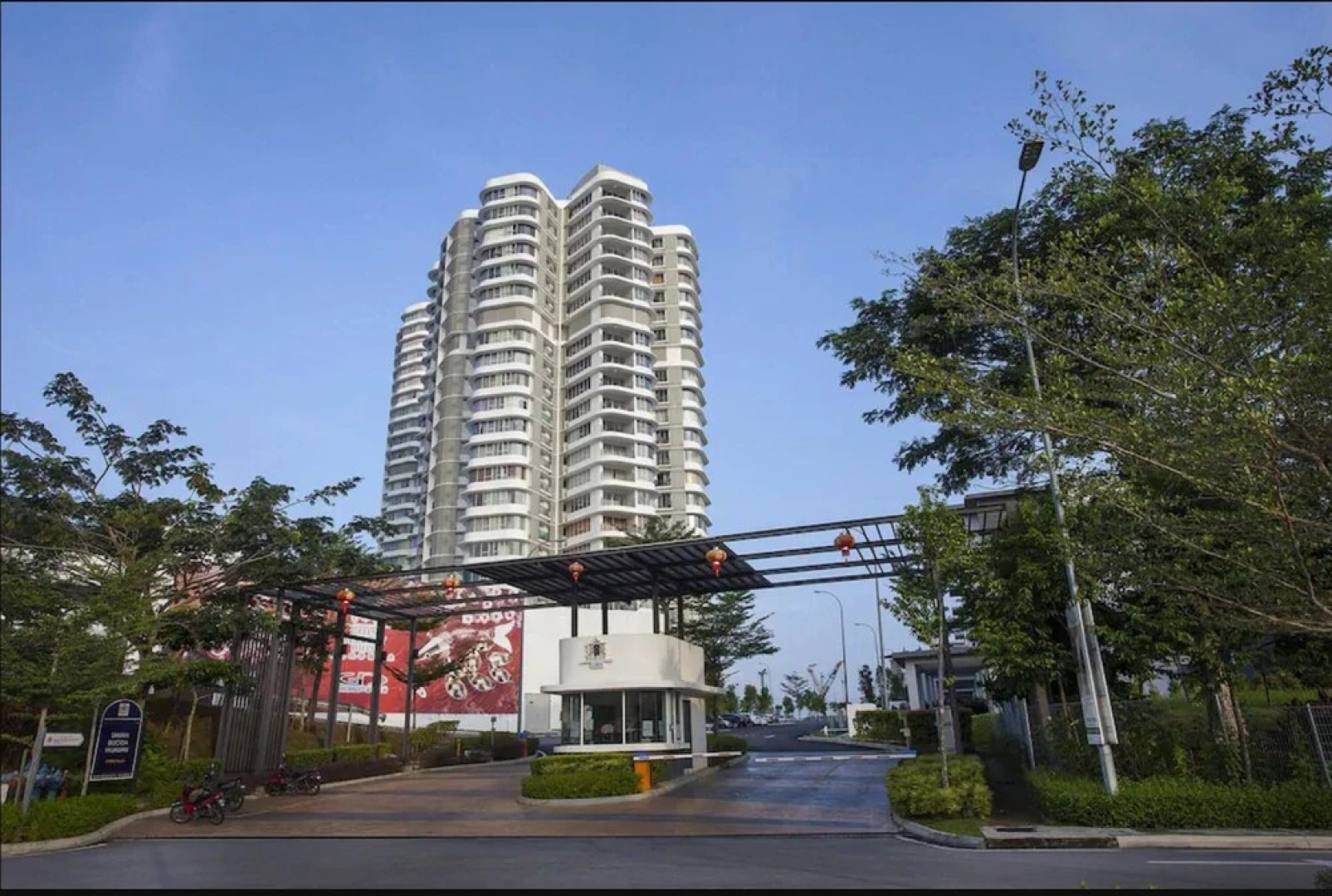 Sky Bungalow Green Beverly Hills