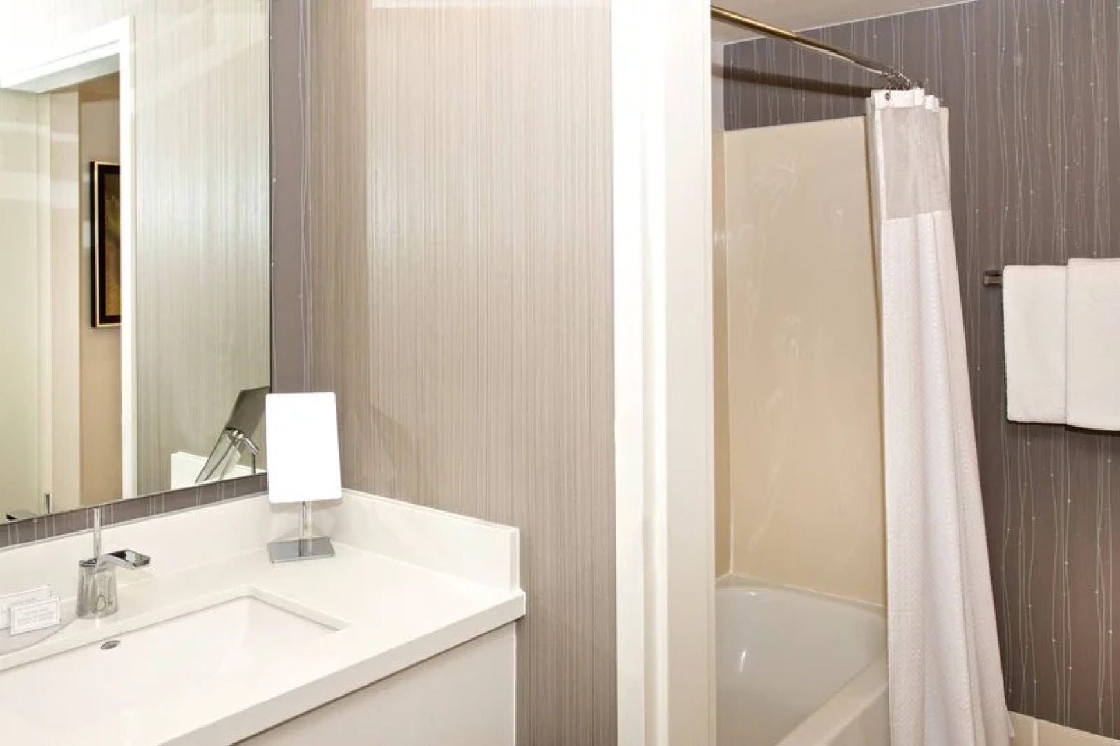 Courtyard Oakland Airport