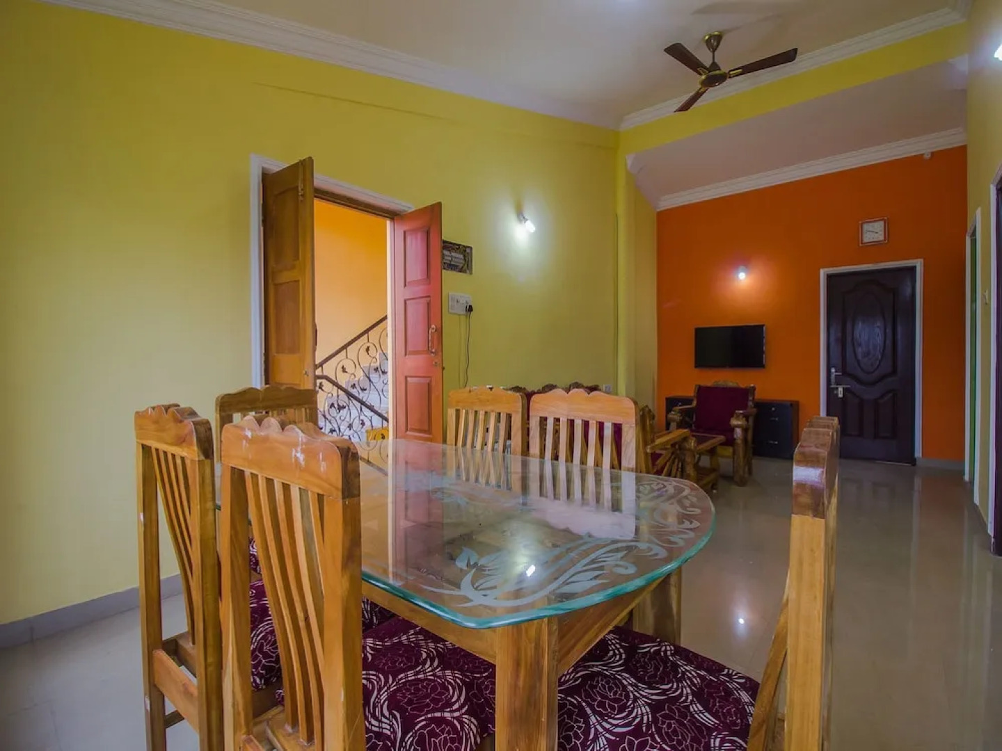 OYO 18352 Home Elegant 2BHK Mall De Goa