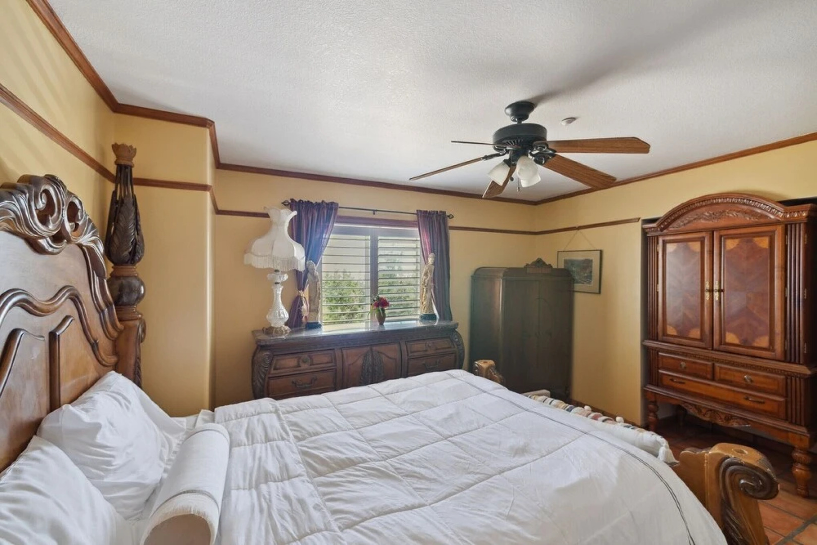 Countryside Spanish Hacienda W/ Spa, Horses, Views by Redawning