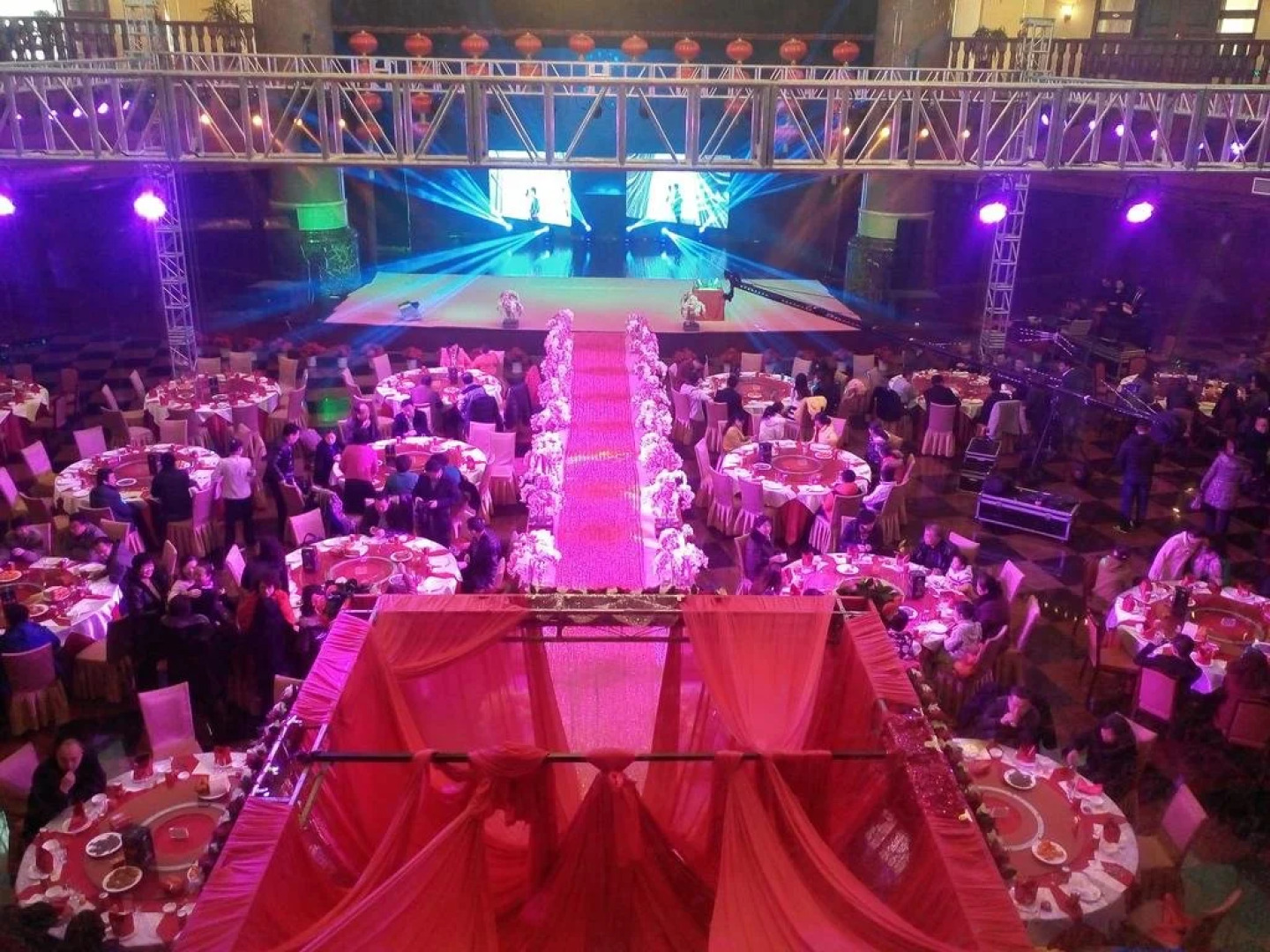 Qinghua Business Hotel