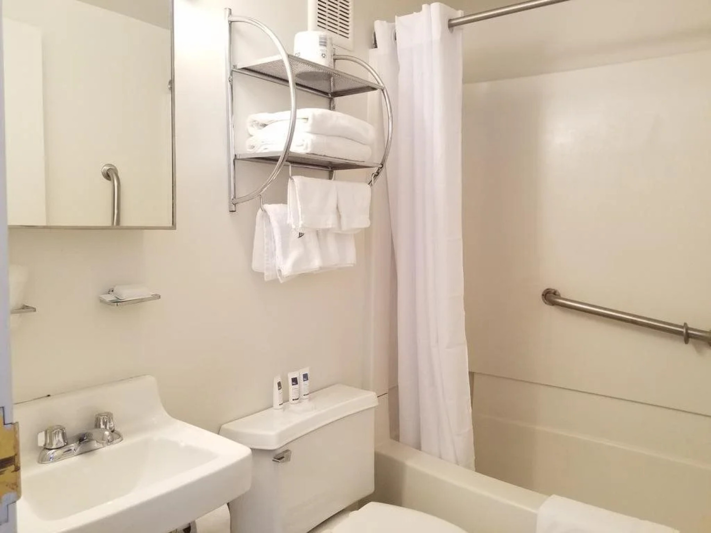 The Constitution Inn