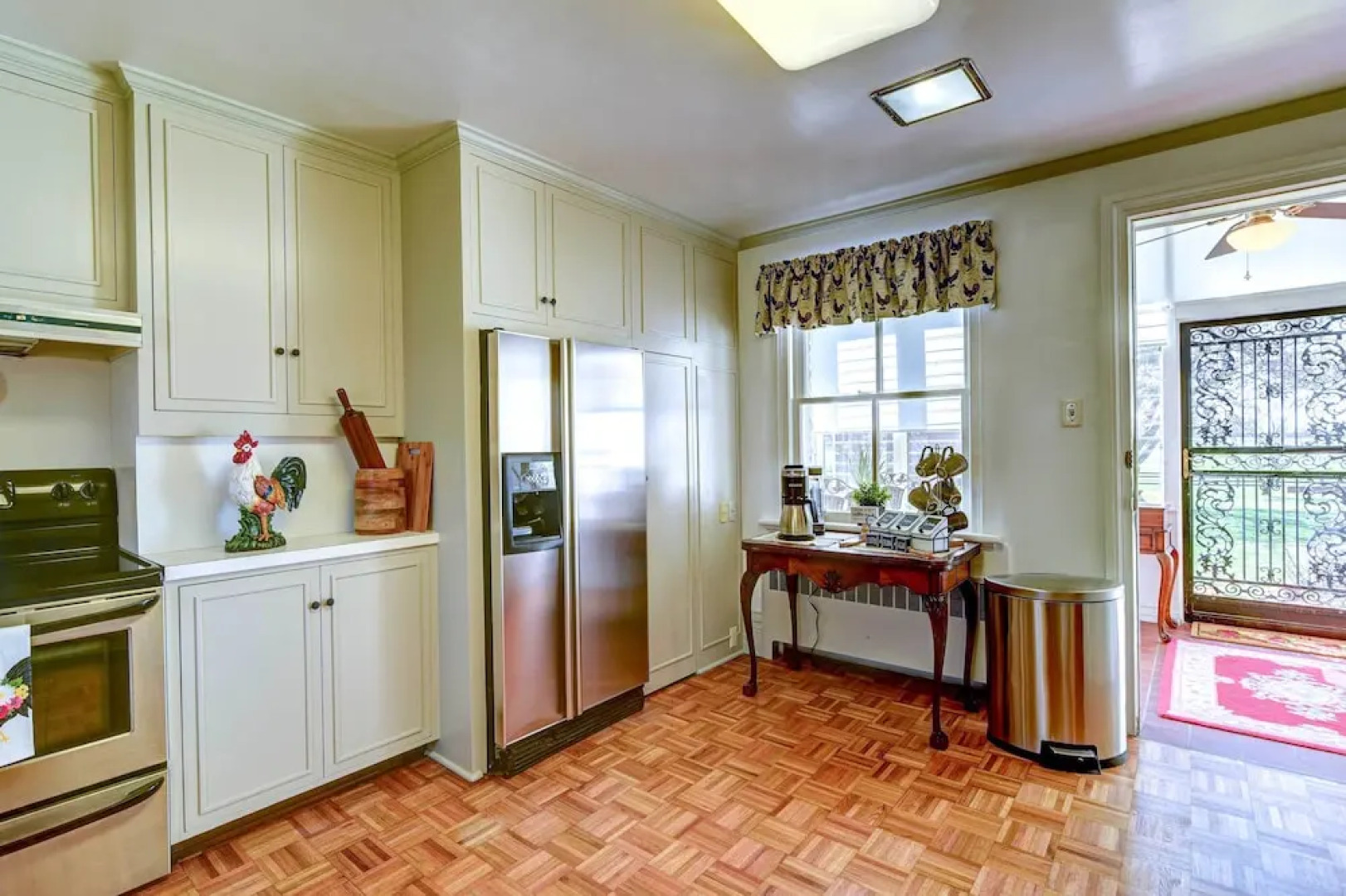 Bowling Green House w/ Shared Pool!