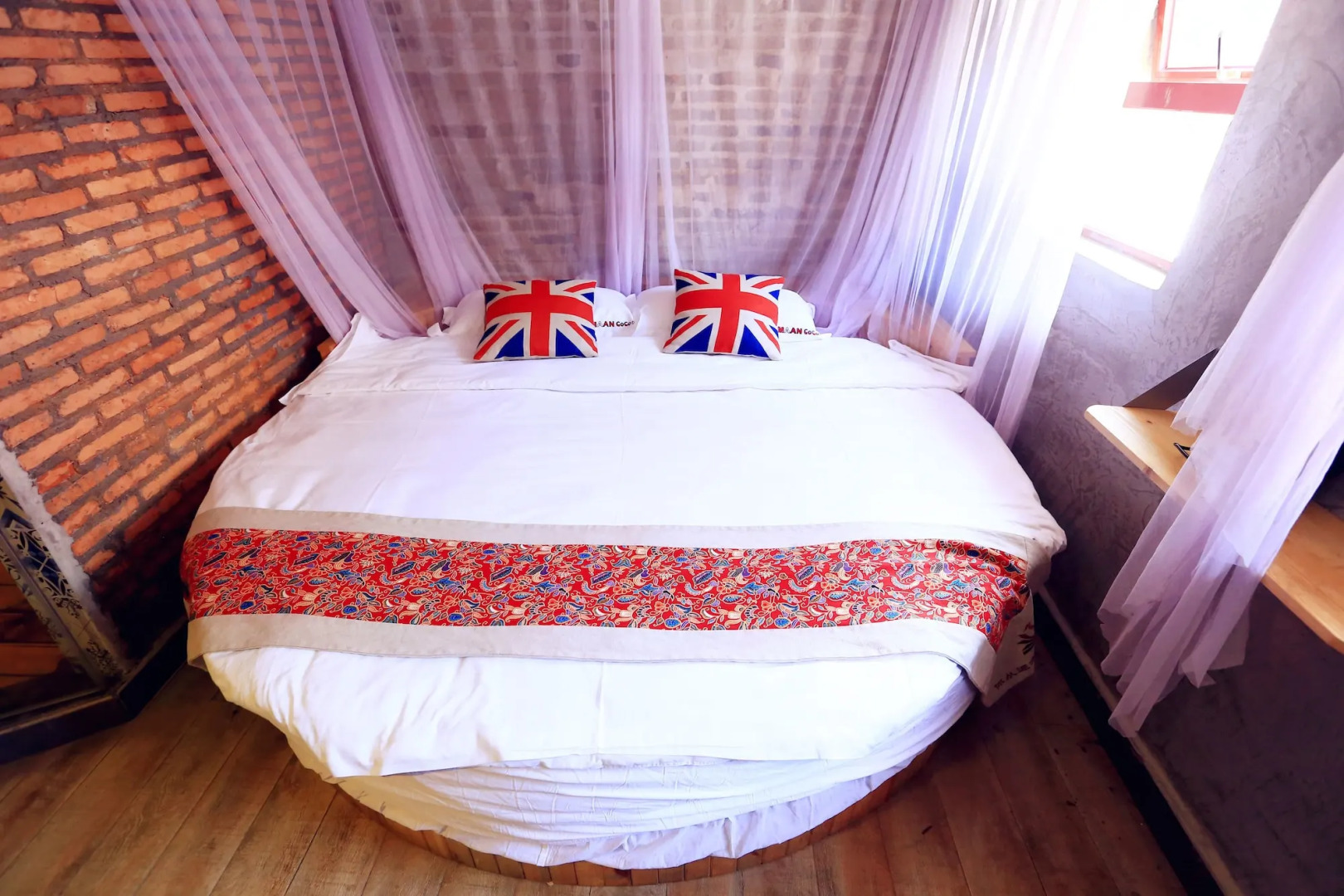 Maan Coco Travelling With Inn No.1