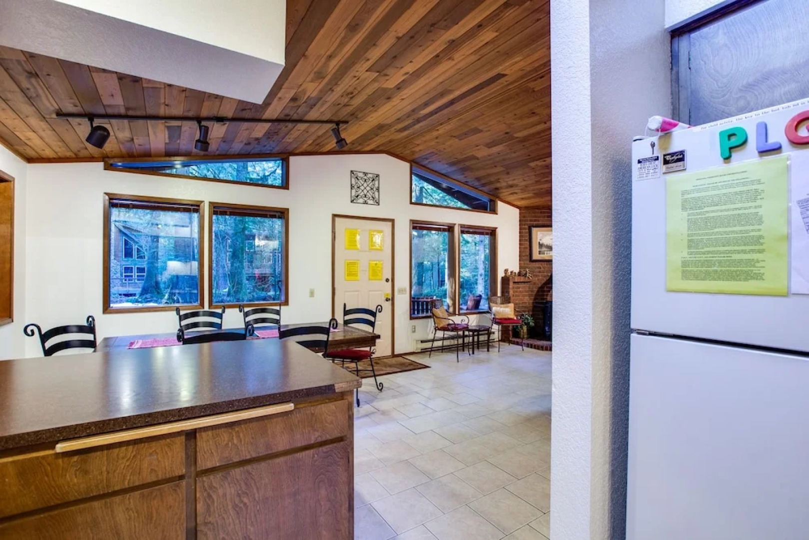 Mt. Baker Lodging Cabin 23 – Hot Tub, WiFi, Sleeps 6! by MBL