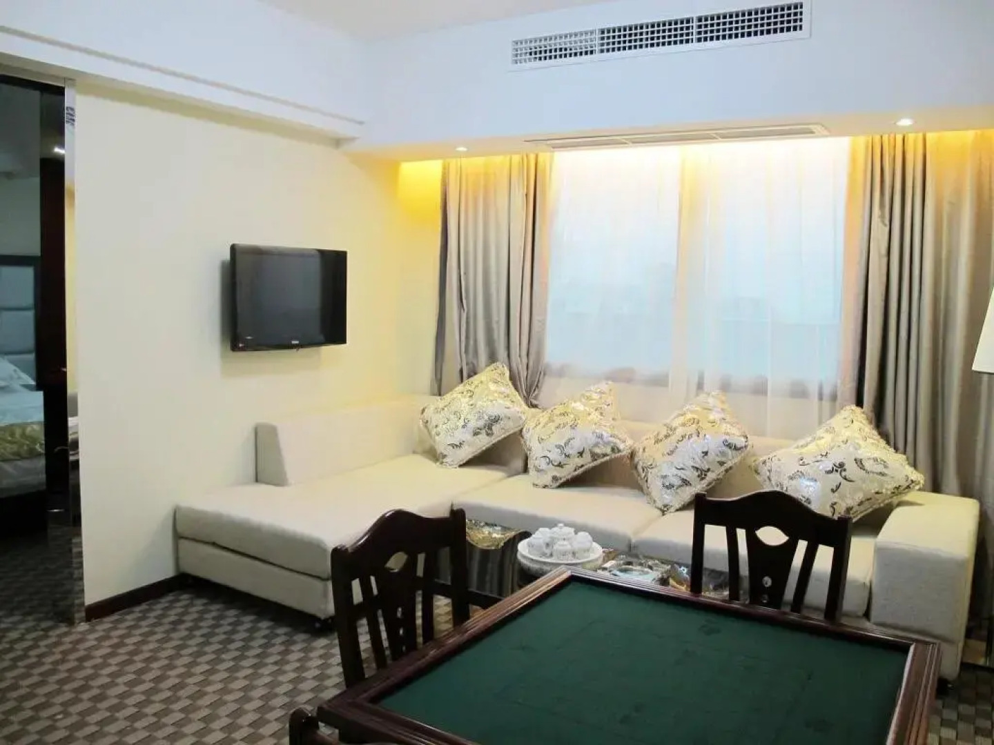 Super 8 by Wyndham Fuding Guo Yi