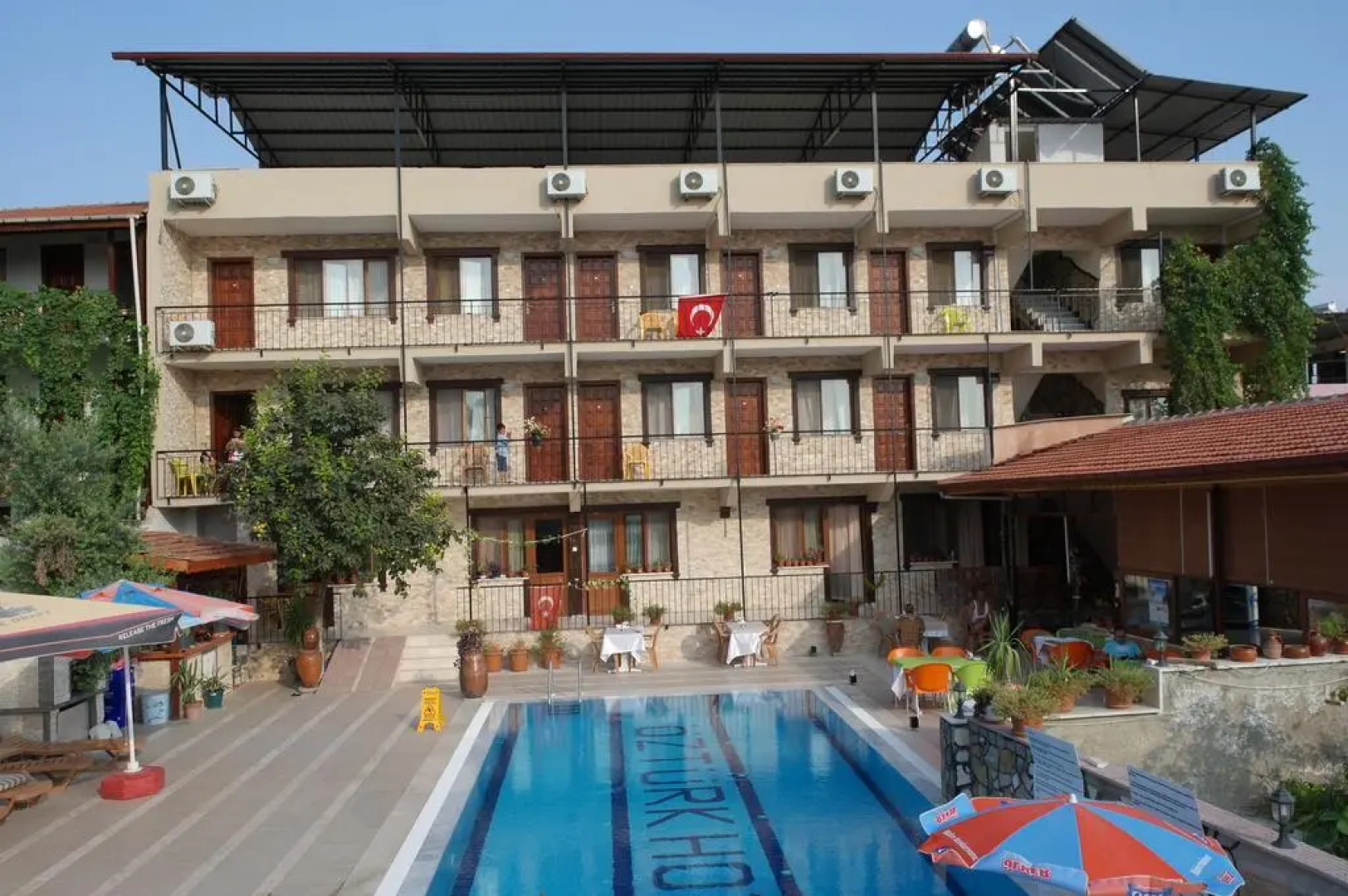 Ozturk Hotel