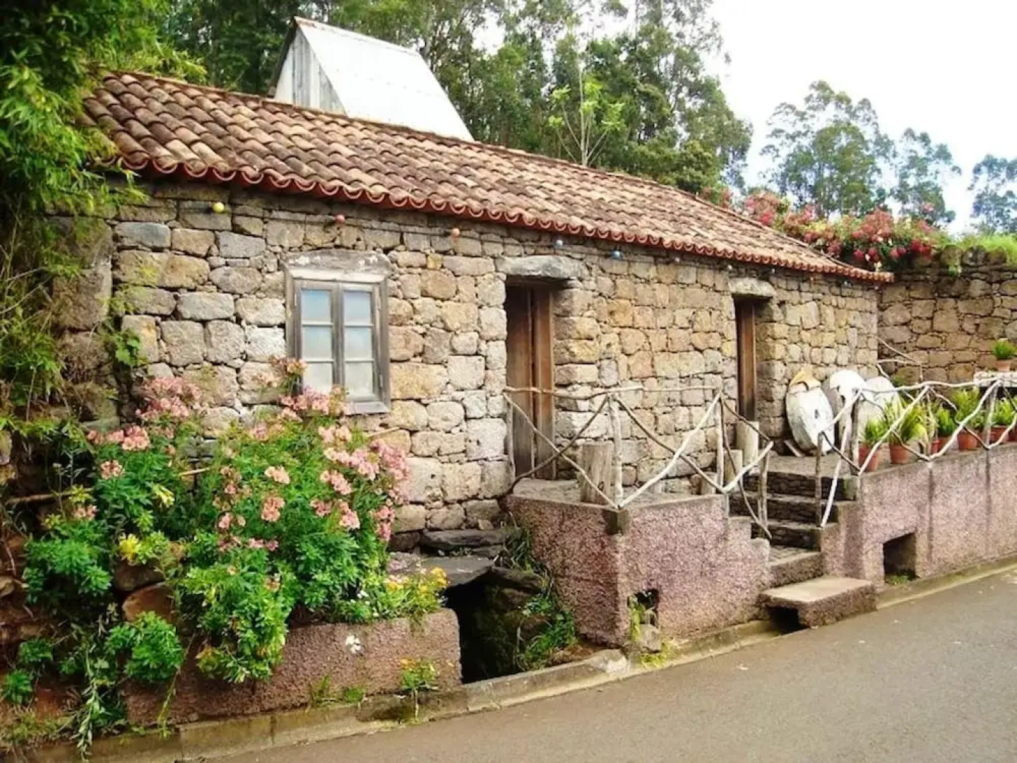 House With 4 Bedrooms in São Jorge, With Wonderful sea View, Enclosed Garden and Wifi