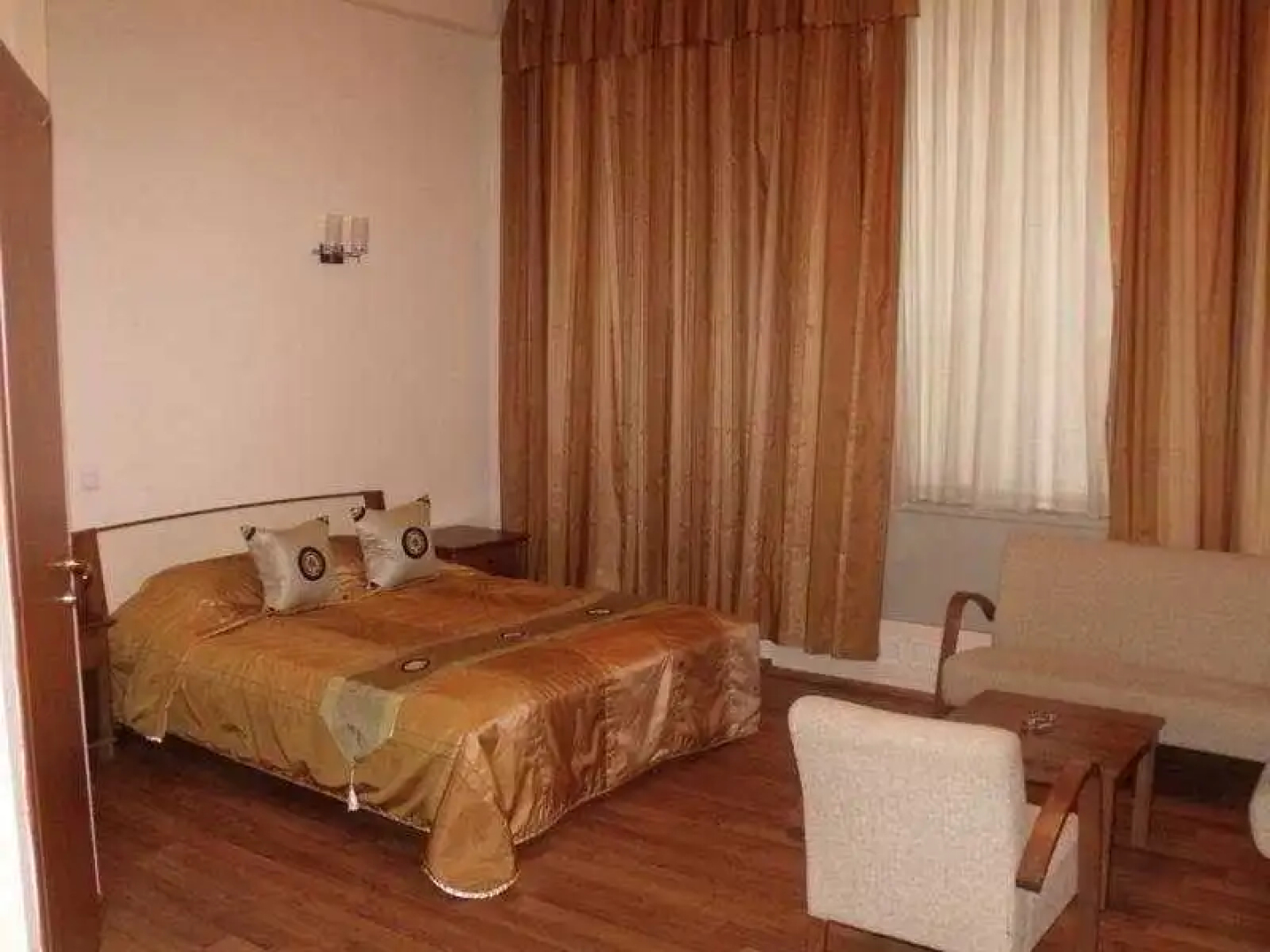 Sea Port Hotel