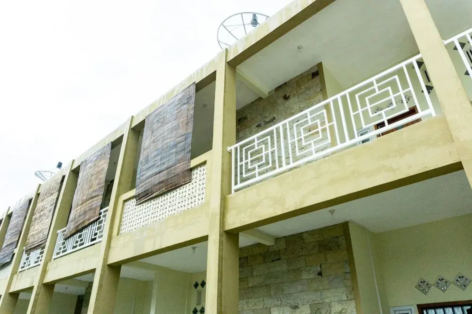 RedDoorz near Benteng Van Den Bosch