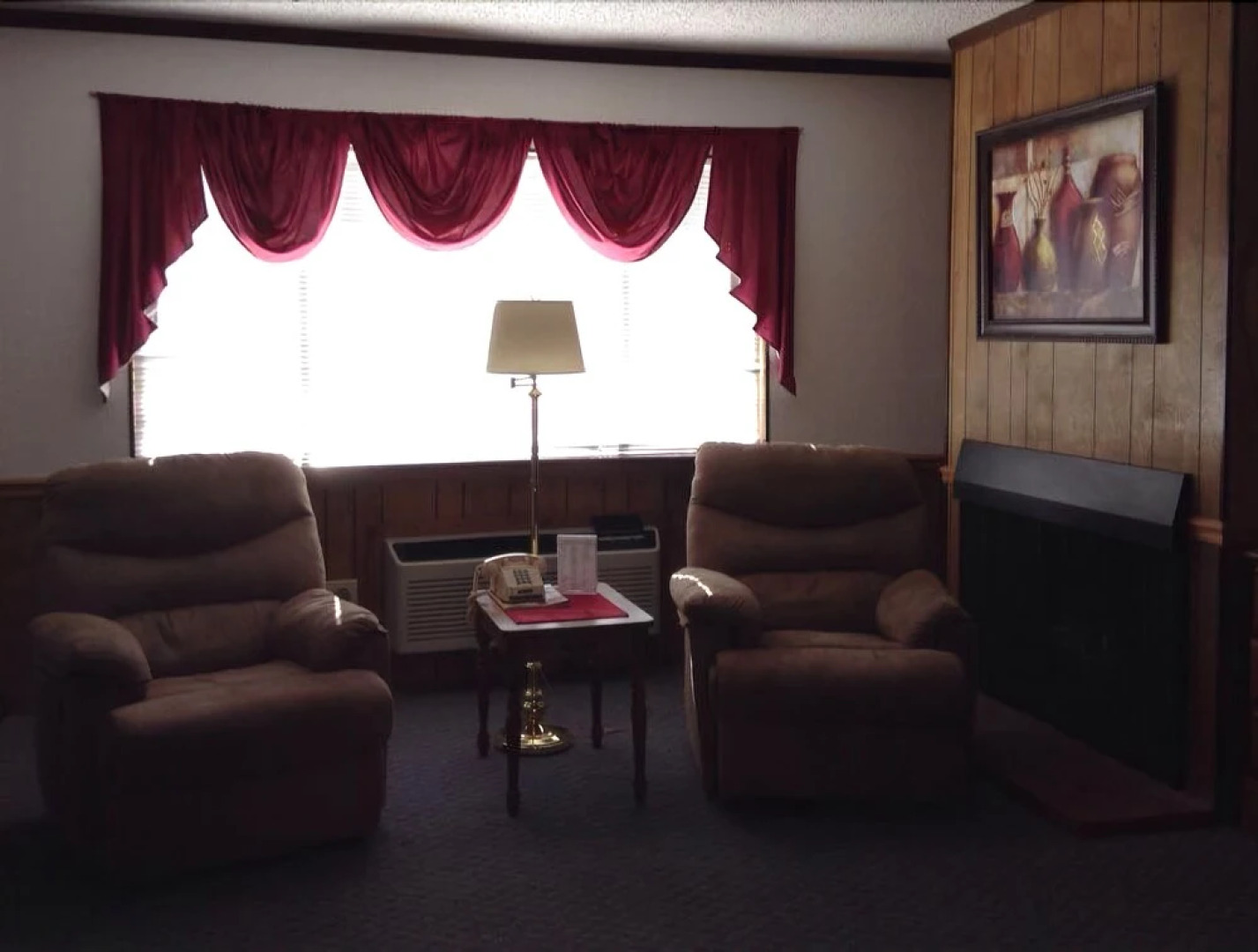 The Chalet Motel & Apts