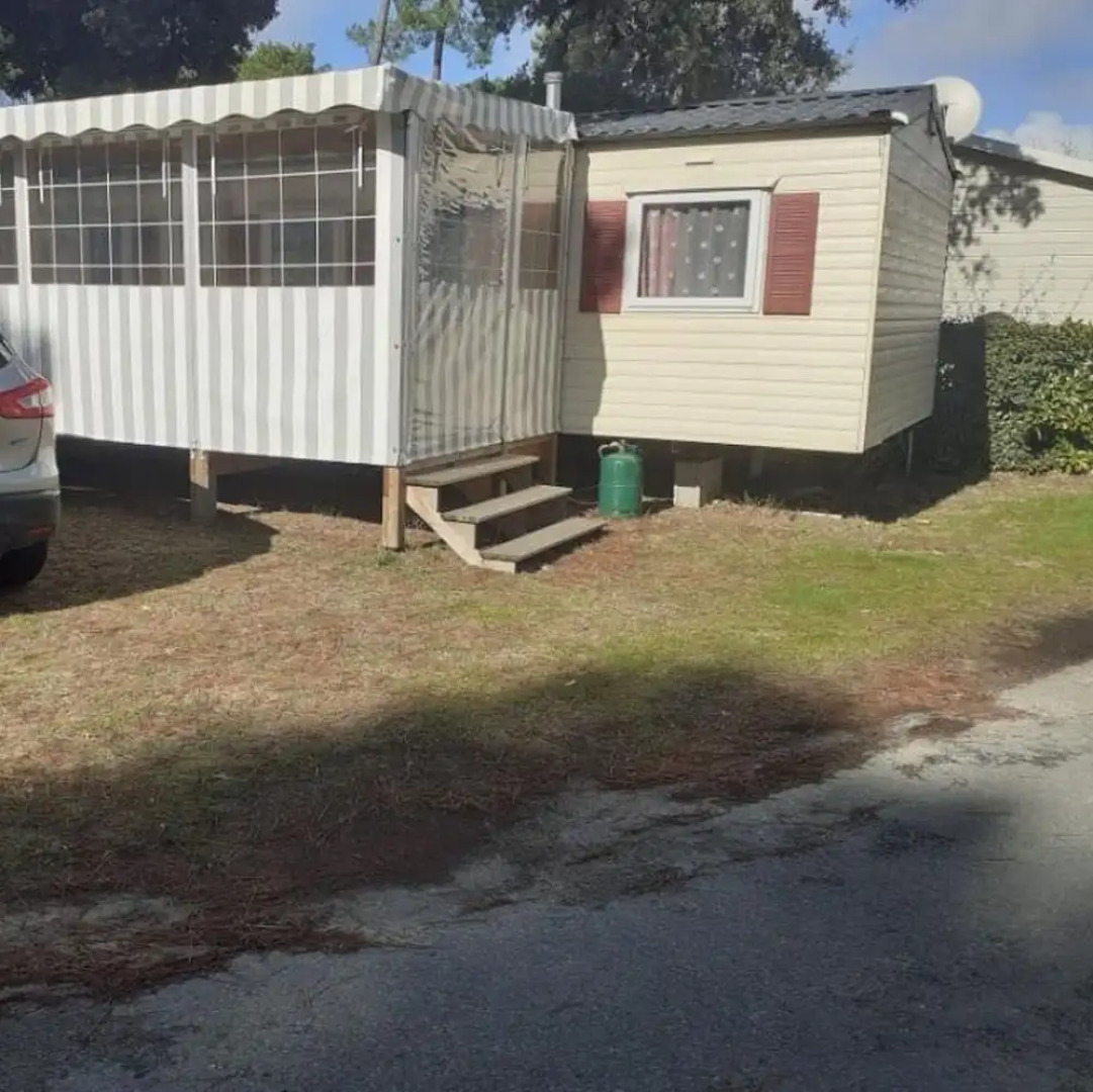 Bungalow with 4 Bedrooms in la Tremblade, with Pool Access And Furnished Terrace - 1 Km From the Beach