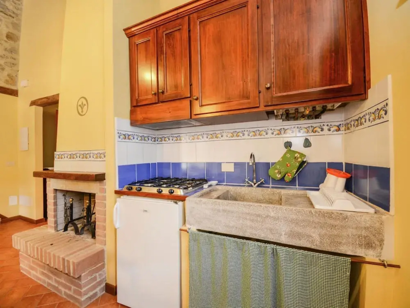 Modern Holiday Home With Pool