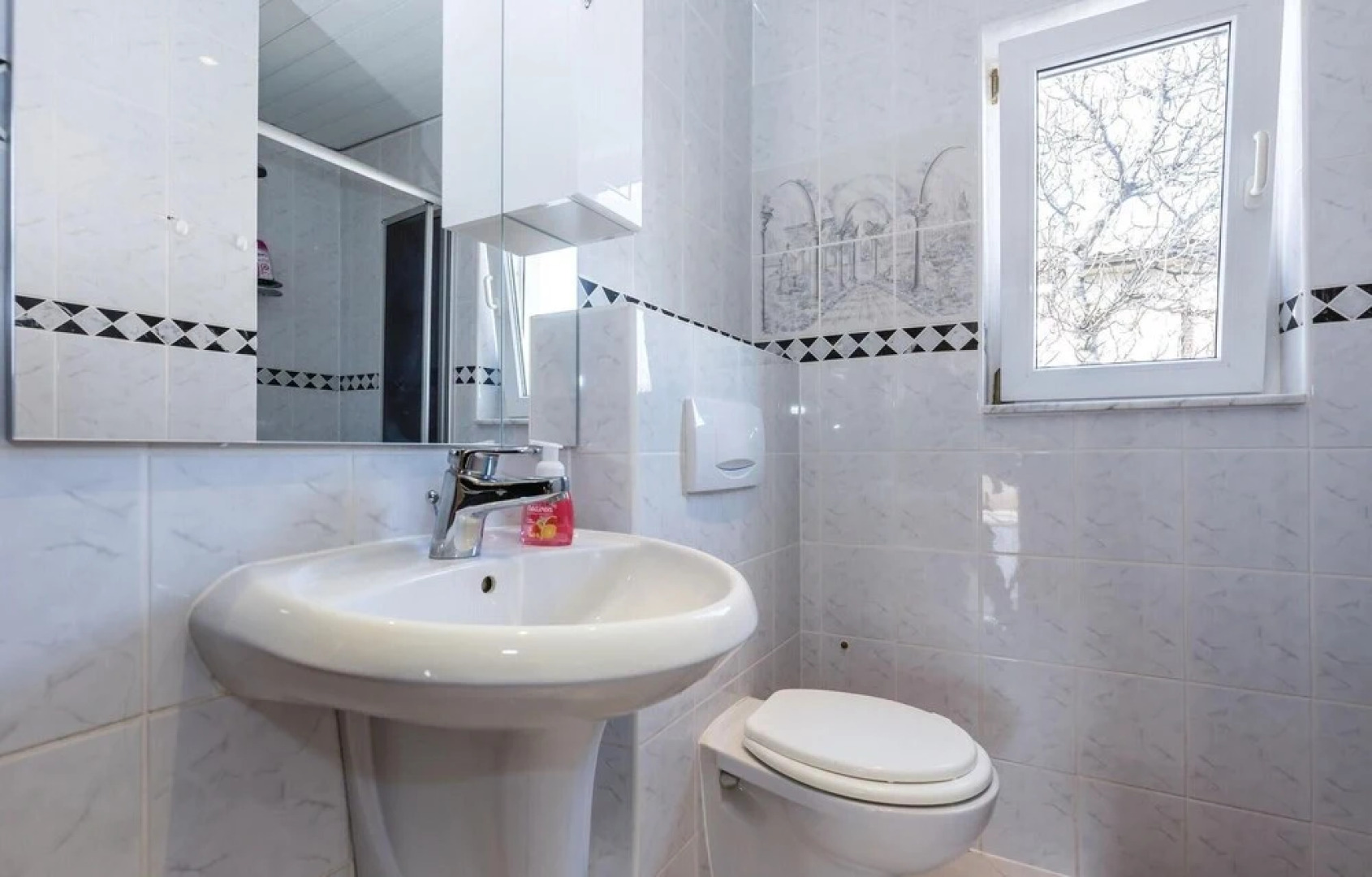 Amazing Home in Novi Vinodolski With Wifi and 5 Bedrooms