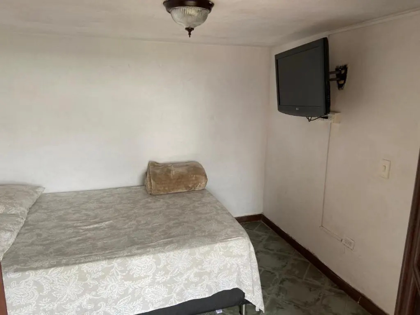 Hostal Hollywood Inn