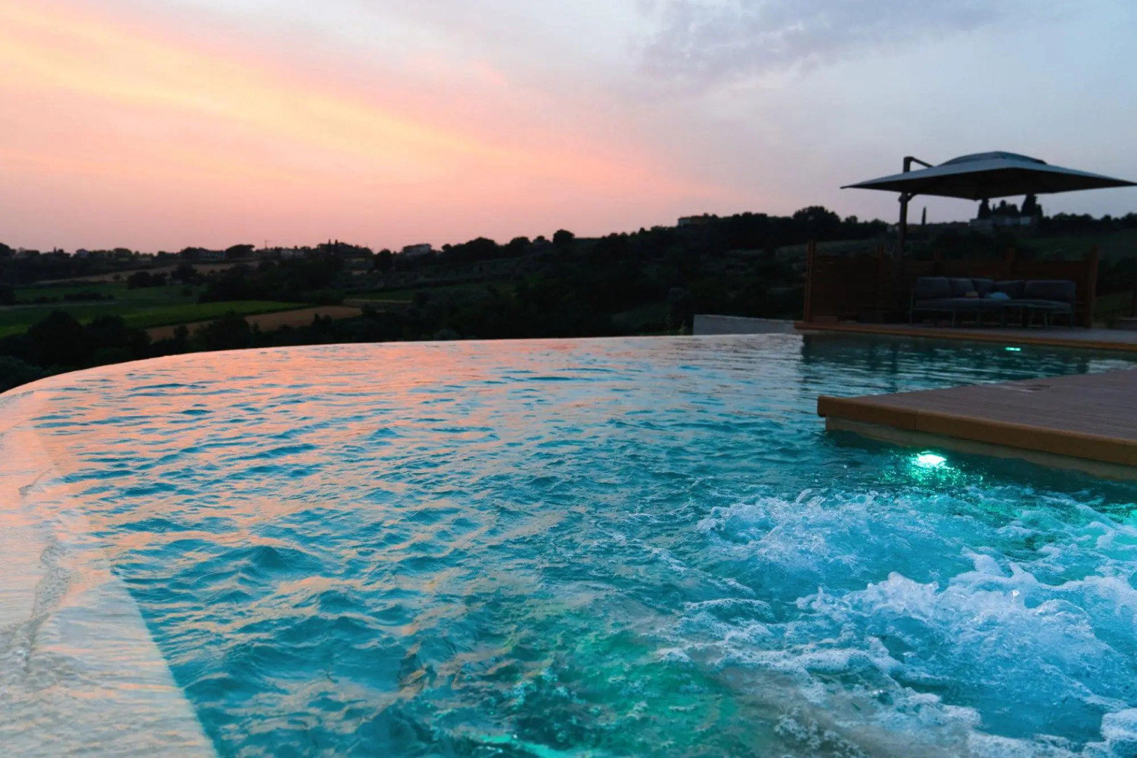 Modern Villa With Beautiful Infinity Pool ac Wifi Home Automation Barrier Free-villa Meraviglia