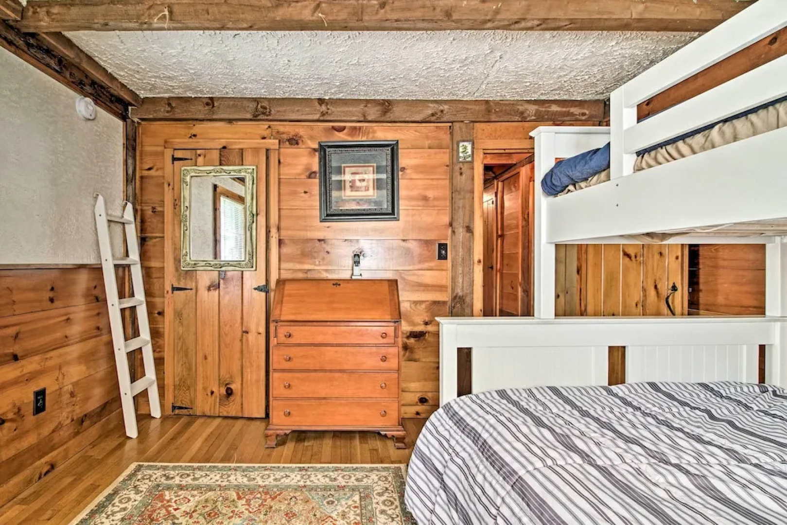 Rustic Bradford Cottage - 14 Miles to Sunapee Mtn!