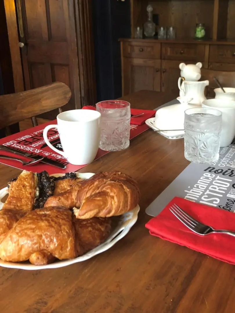 Red Mahone Bed & Breakfast