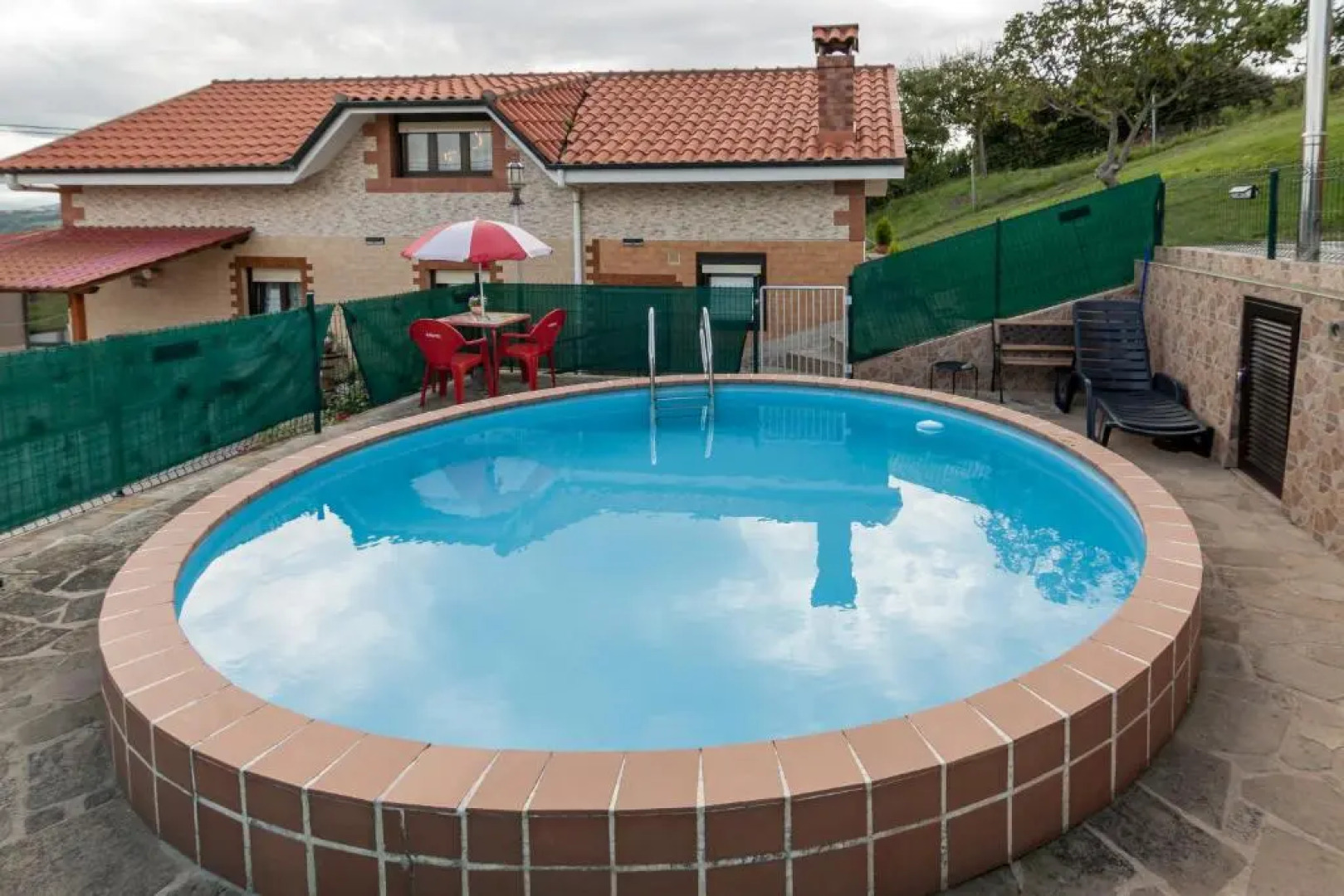 Casa con piscina y fantasticas vistas