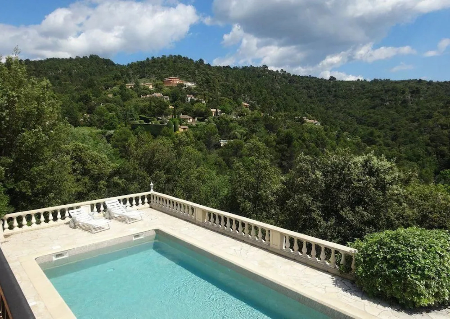 Eaux Vives - Belle Villa De Vacances Dans Un Domaine Privée Du Haut Var