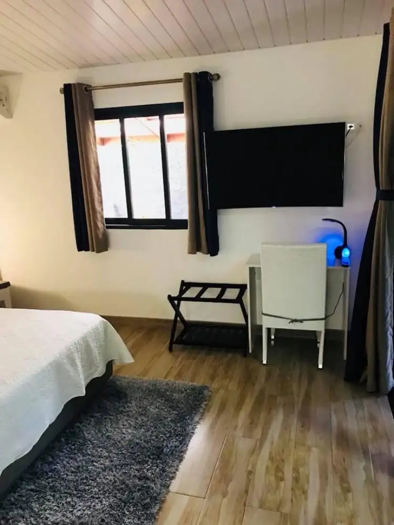 House With 2 Bedrooms in Puna'auia, With Enclosed Garden and Wifi