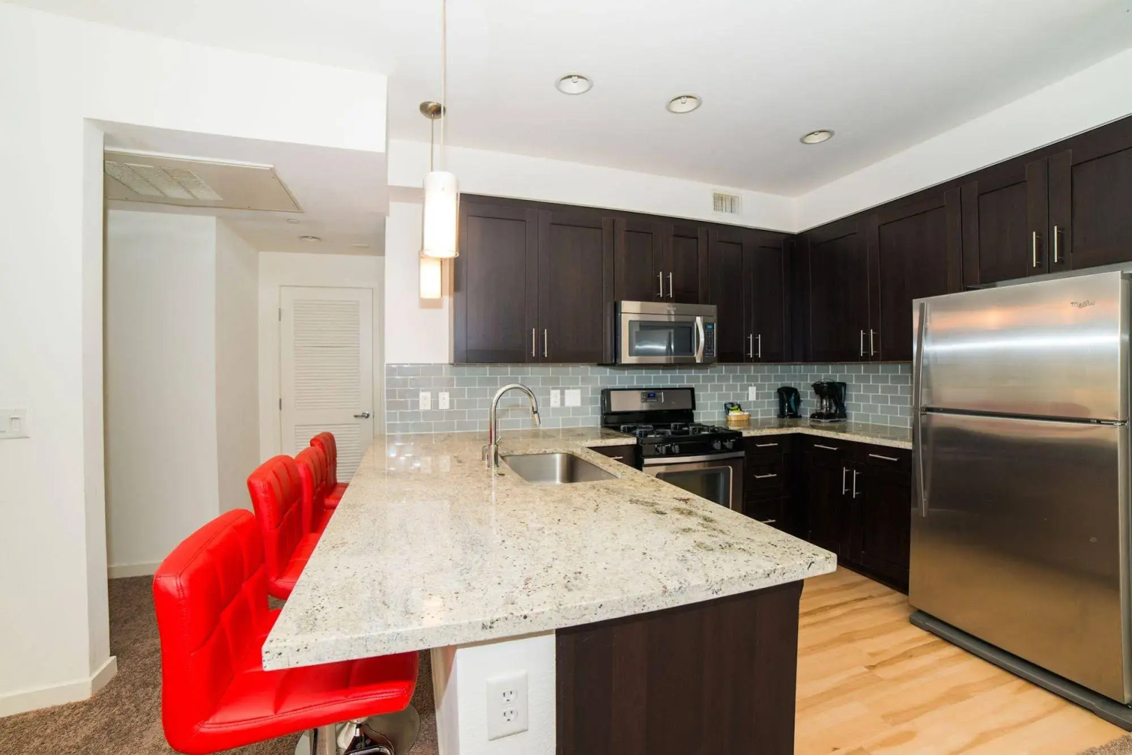 Ginosi Wilshire Apartel