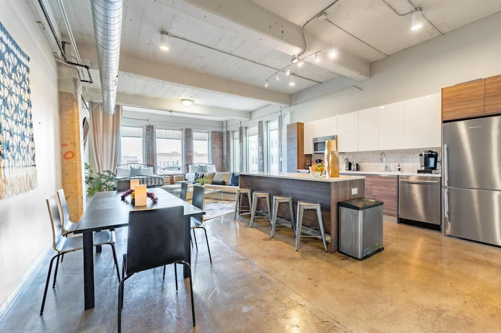 Downtown Dallas Apartments by Hosteeva