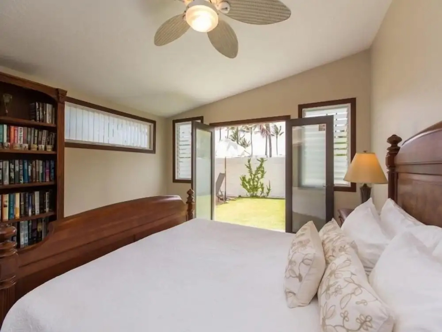 Helen's Beach House 6 Bedroom Home by RedAwning