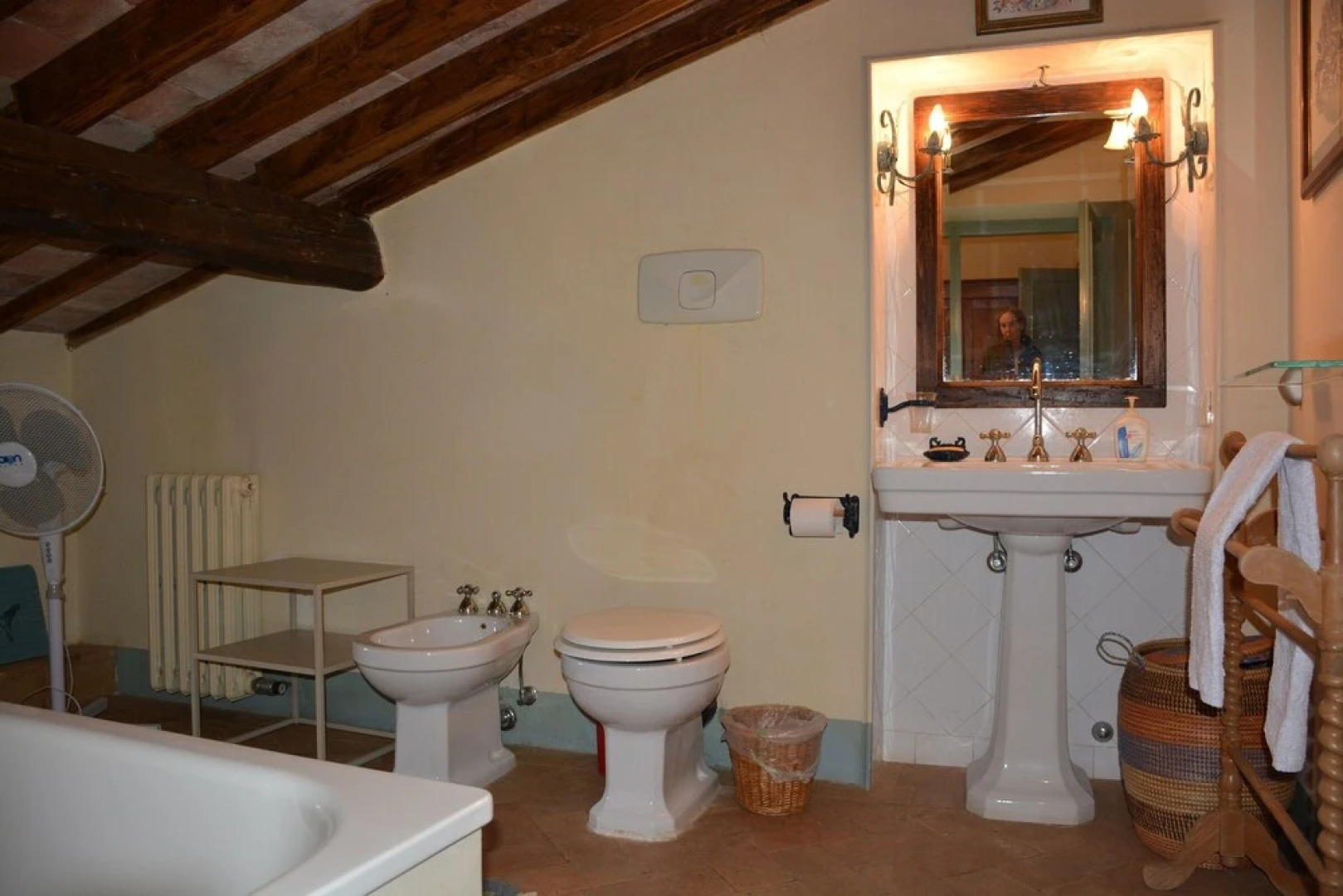 SCAPPO IN UMBRIA, Casale Monti