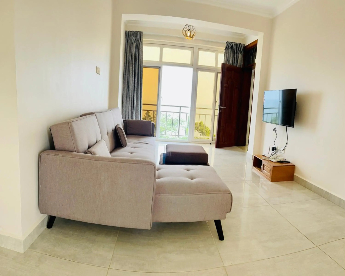 Cozy Private Apartments with beautiful view of Lake Victoria