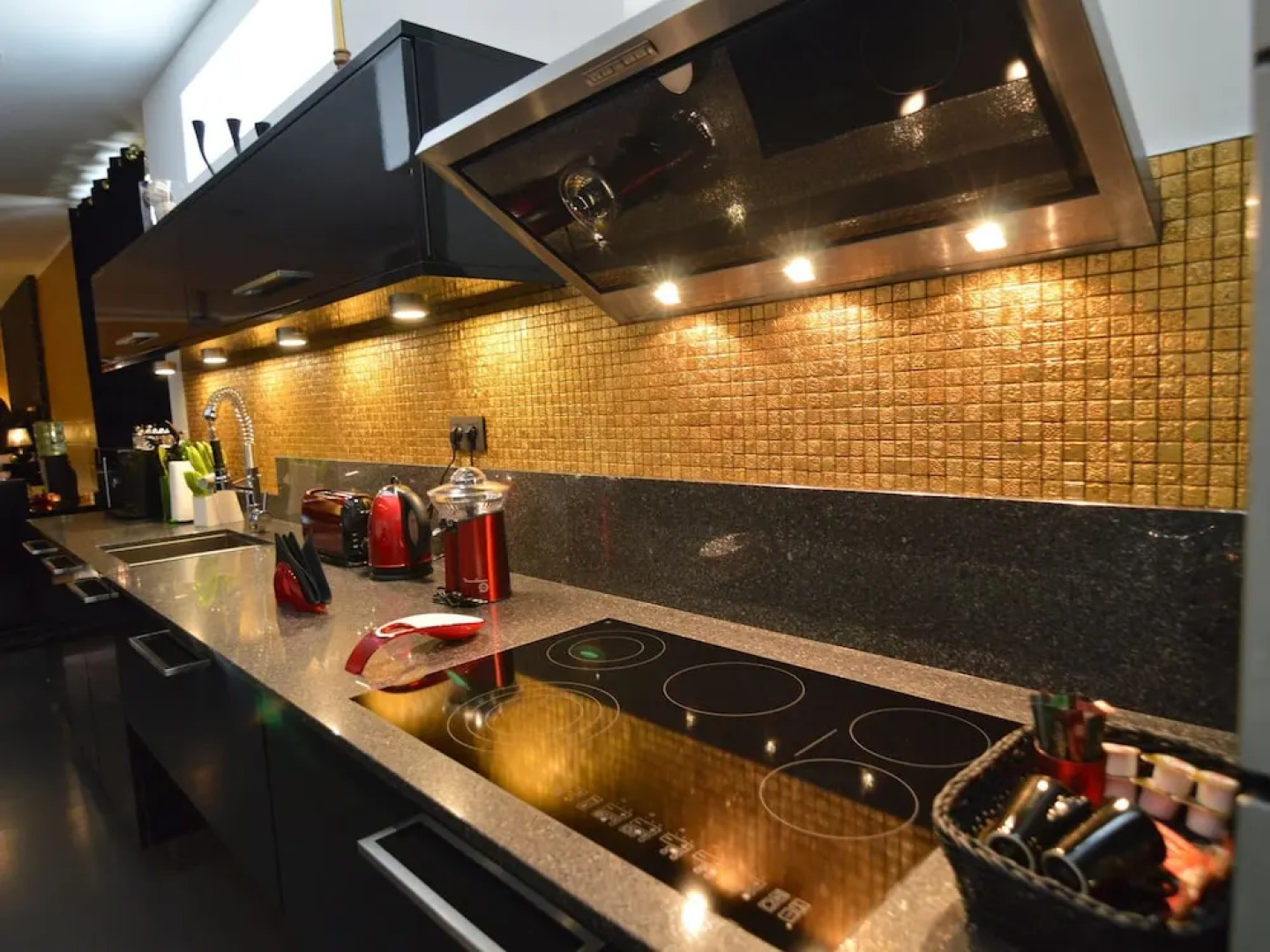 Deluxe Holiday Home in Welkenraedt with Hot Tub & Steam Shower