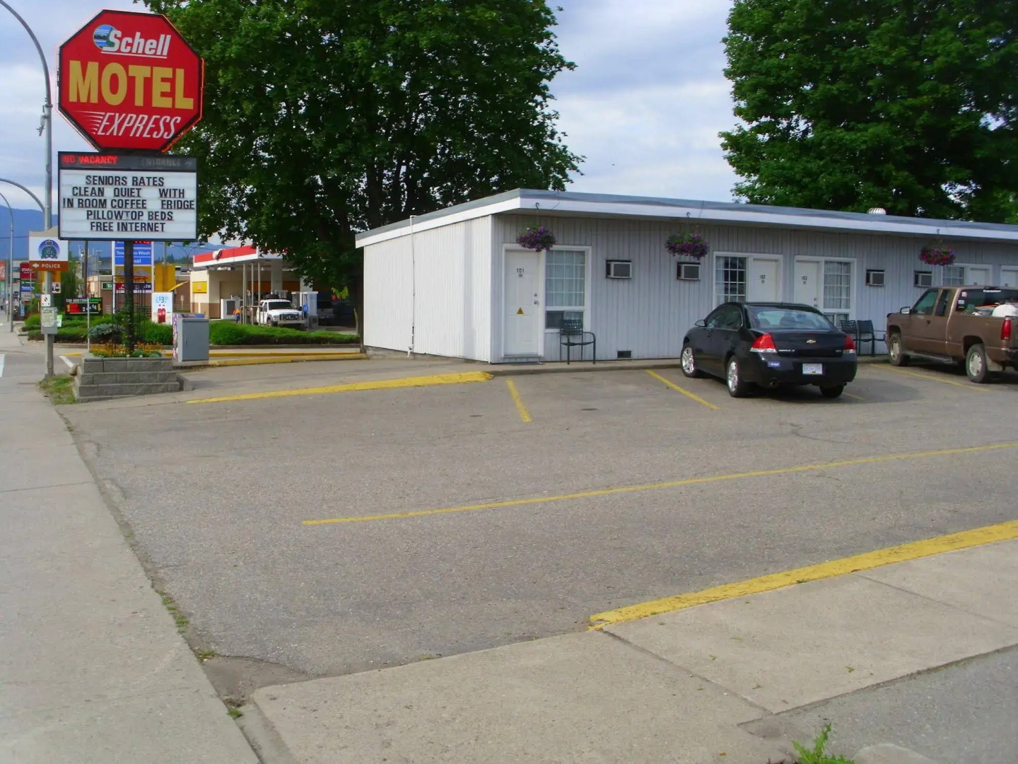 Schell Motel Express