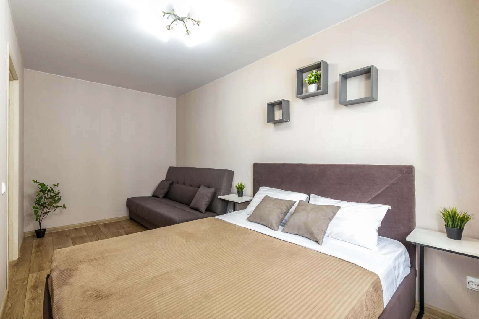 DreamHouse на Готвальда 24к4