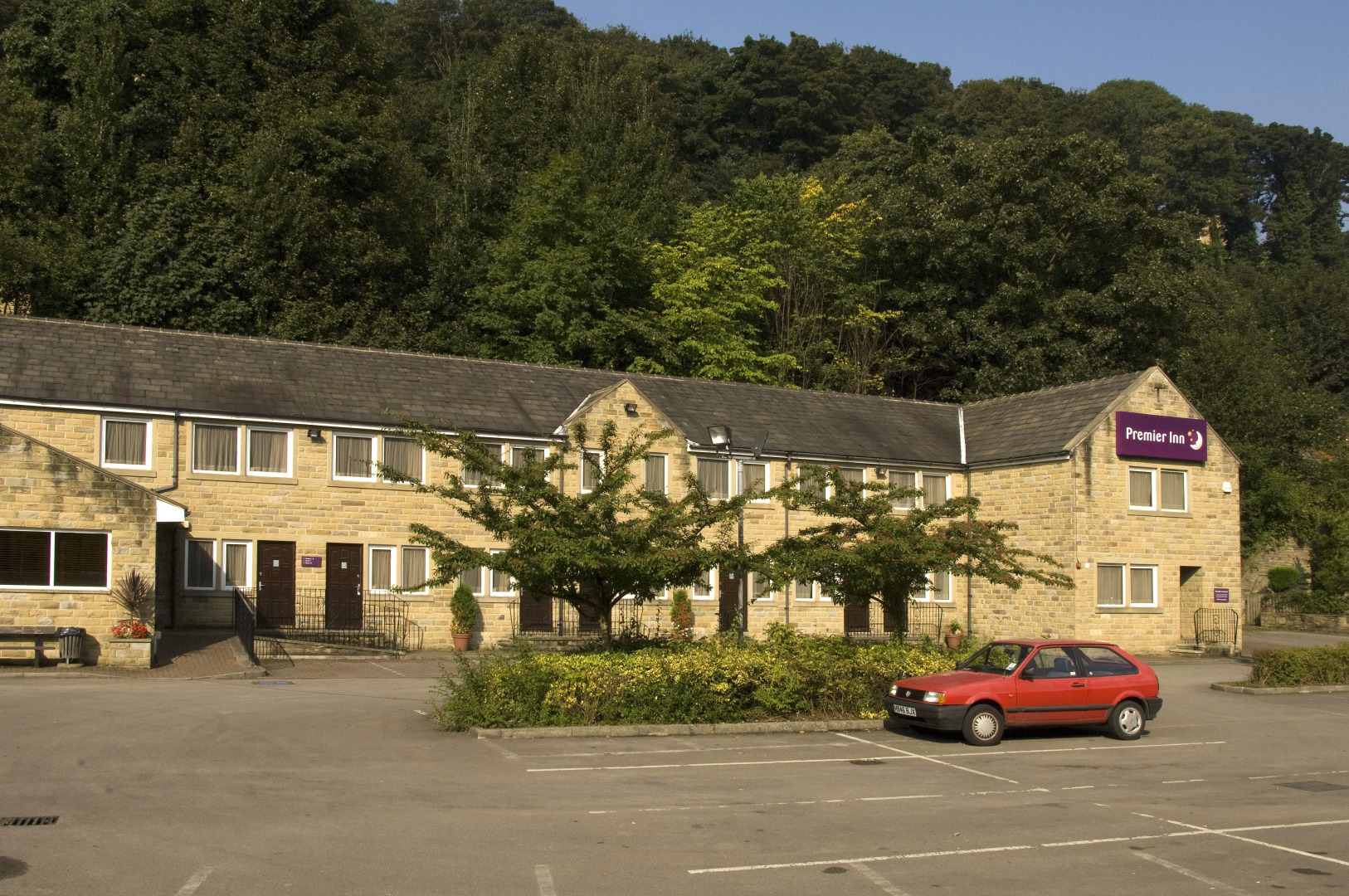 Premier Inn Halifax South