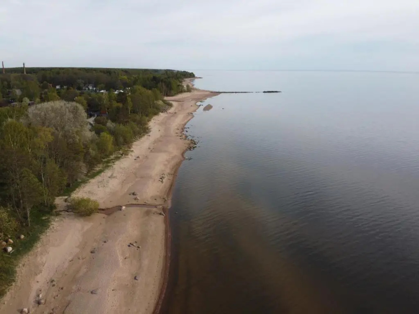 Apartment by the sea (5 minute walk)