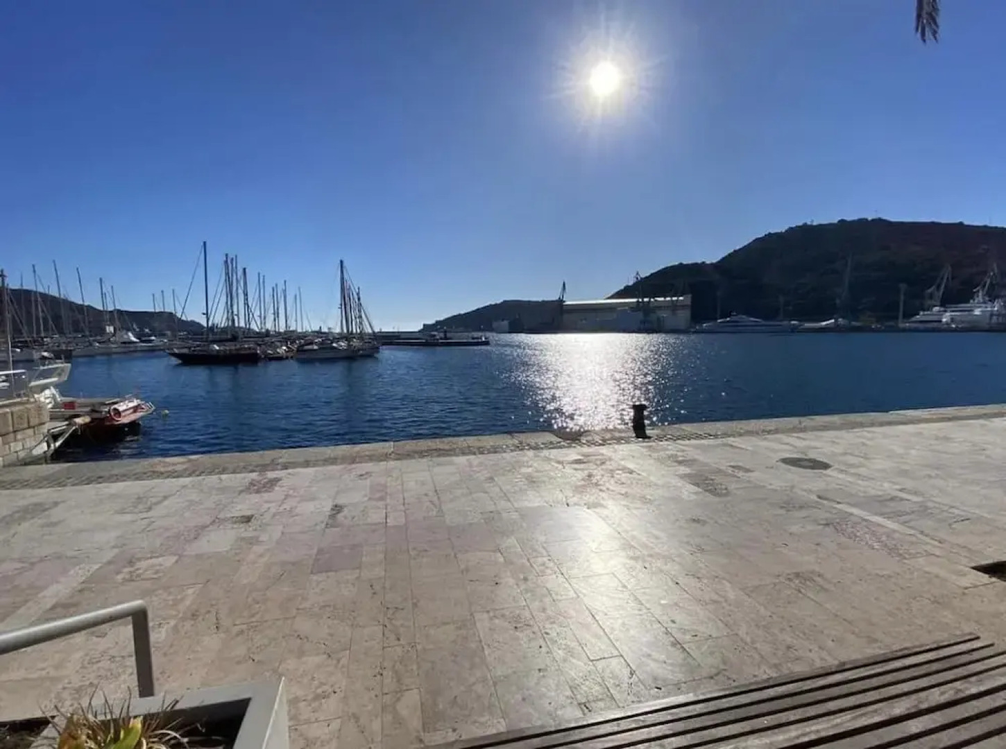 Stylish 2-bed Apartment Overlooking the Fairways