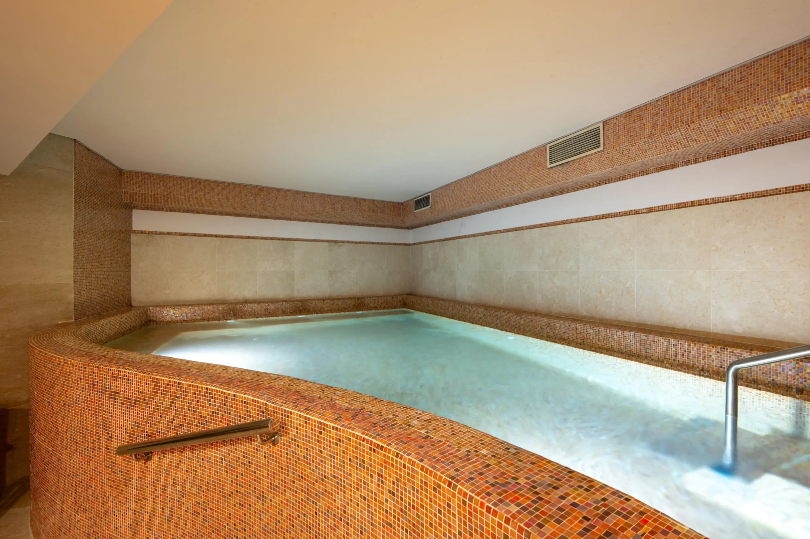 Sesimbra Oceanfront Hotel