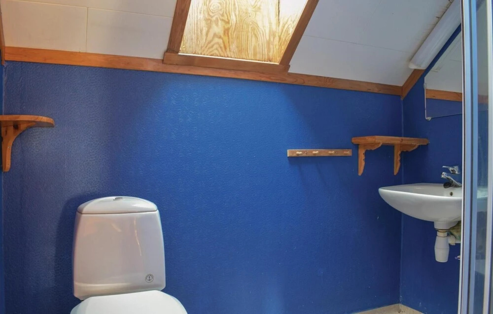 Stunning Home in Ølensvåg With 2 Bedrooms and Wifi