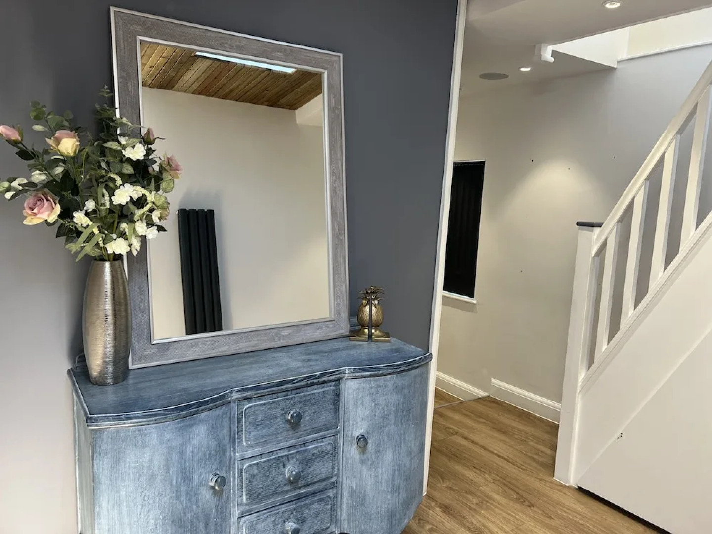 The Broadway Beach Homes Airbnb With Hot tub