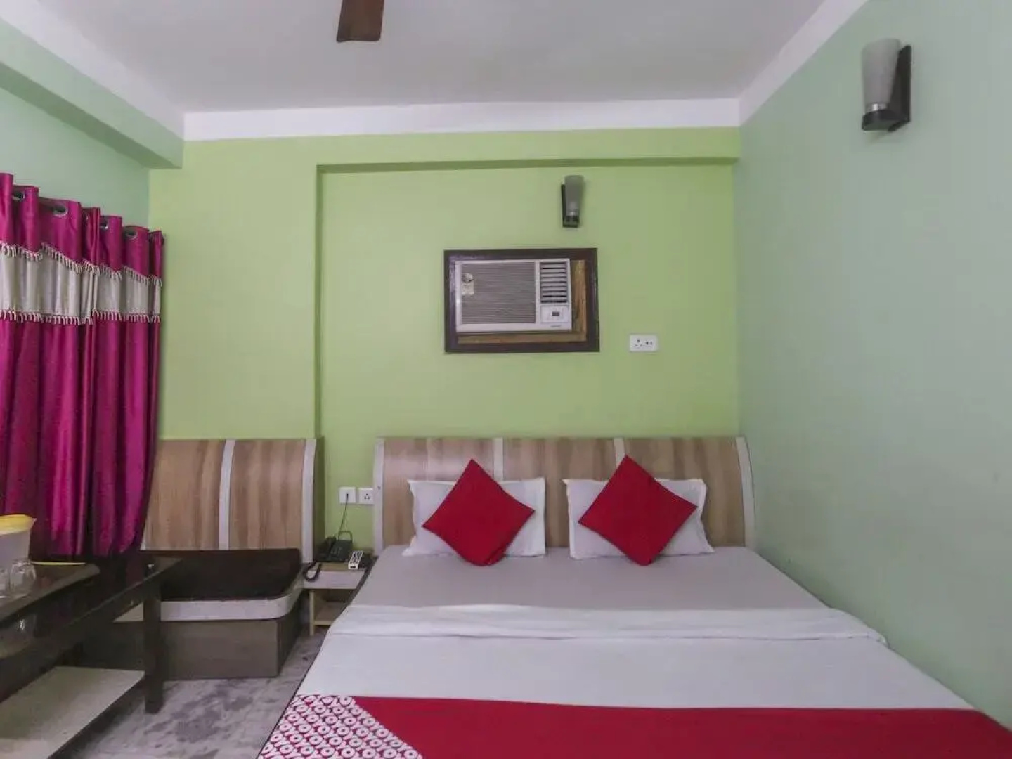 Hotel Tanushree by OYO Rooms