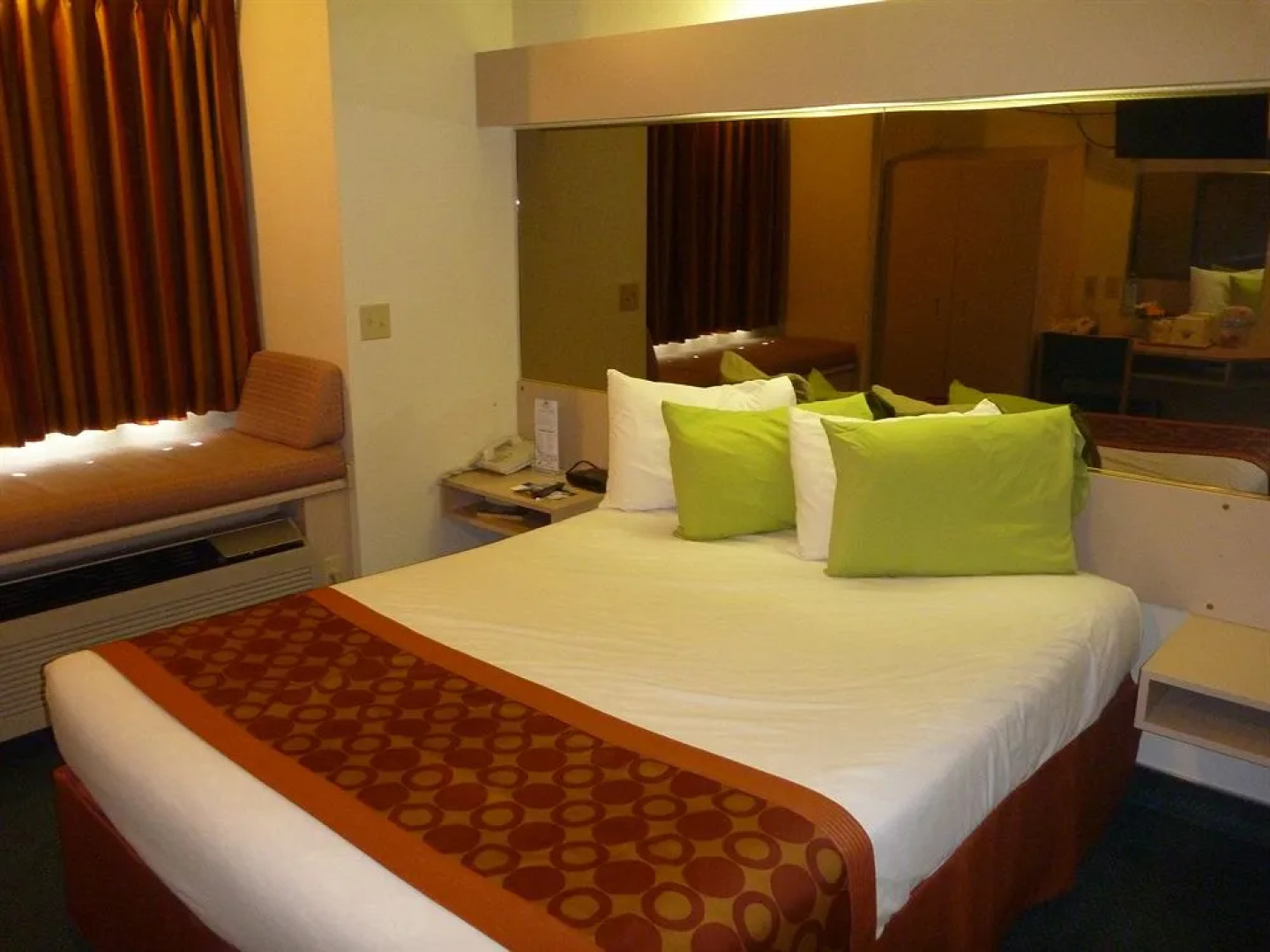 Rodeway Inn & Suites