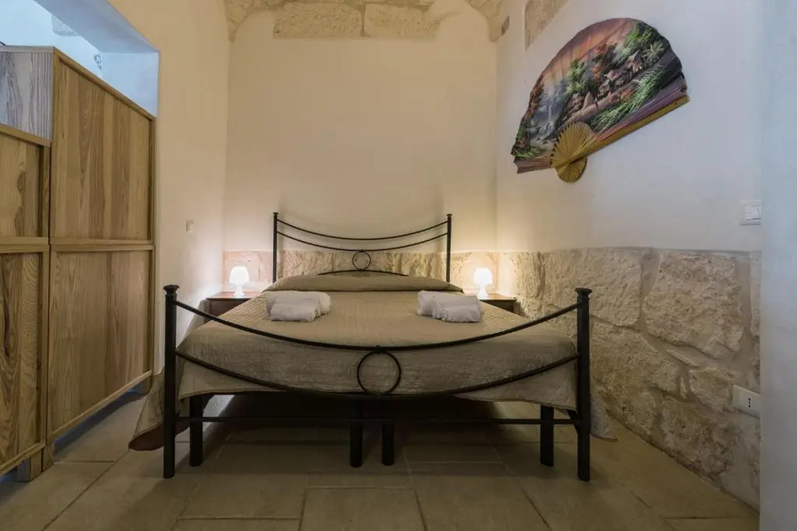 White House Flats & Studios