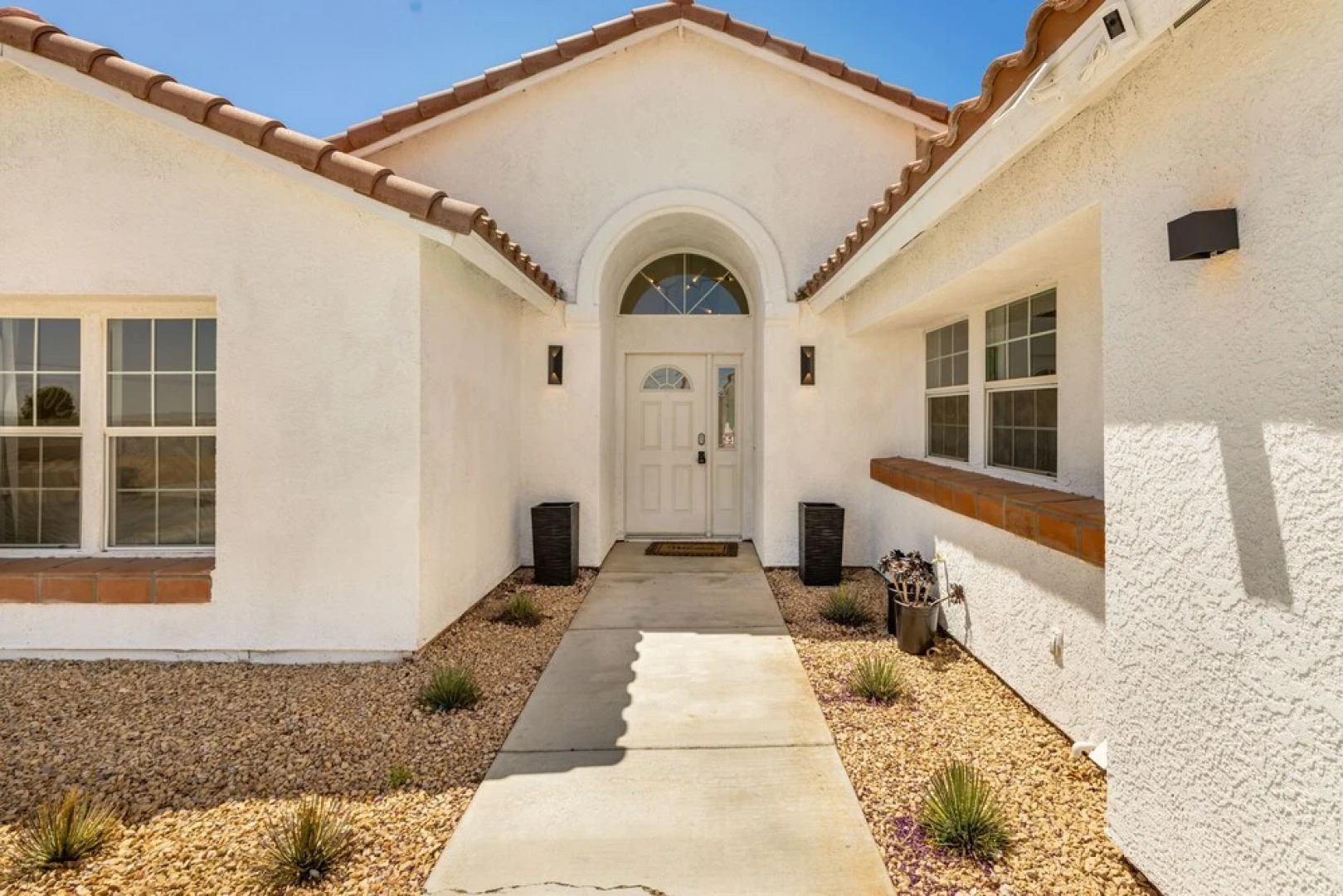 Desert View by Avantstay20mins From Joshua Tree! w/ Container Pool!