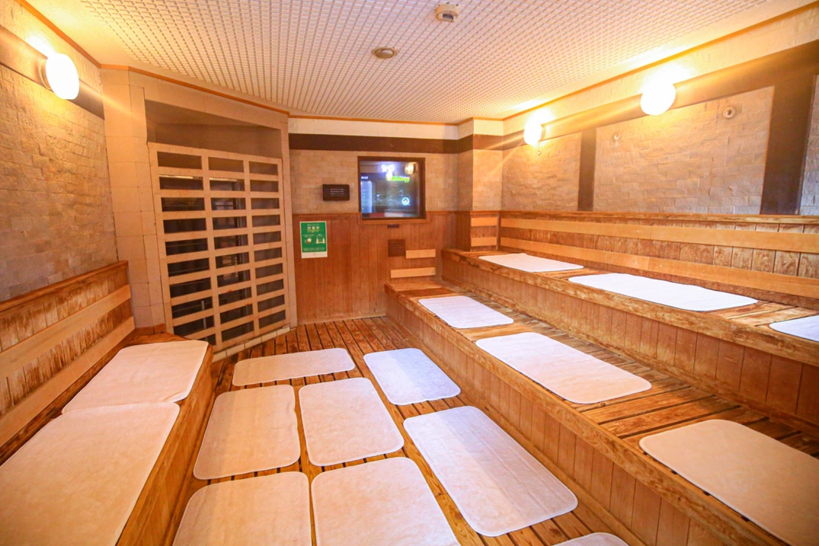 Yokkaichi Onsen Ofuro Cafe Yumoriza