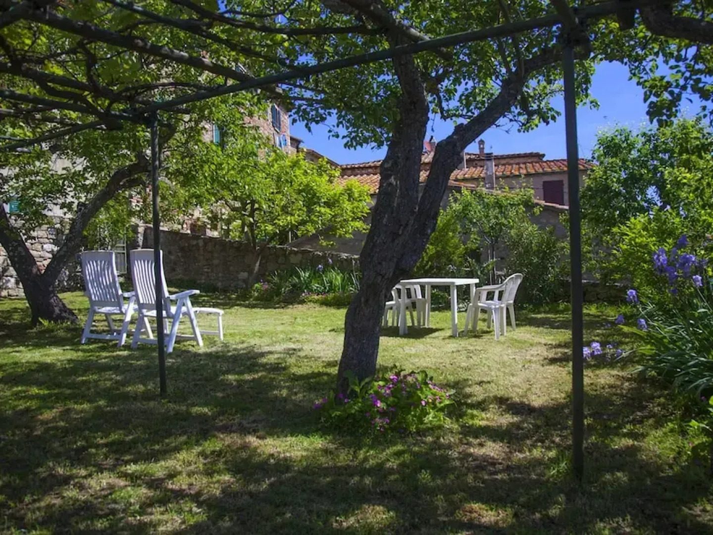 Cozy 2-bedroom Apartment