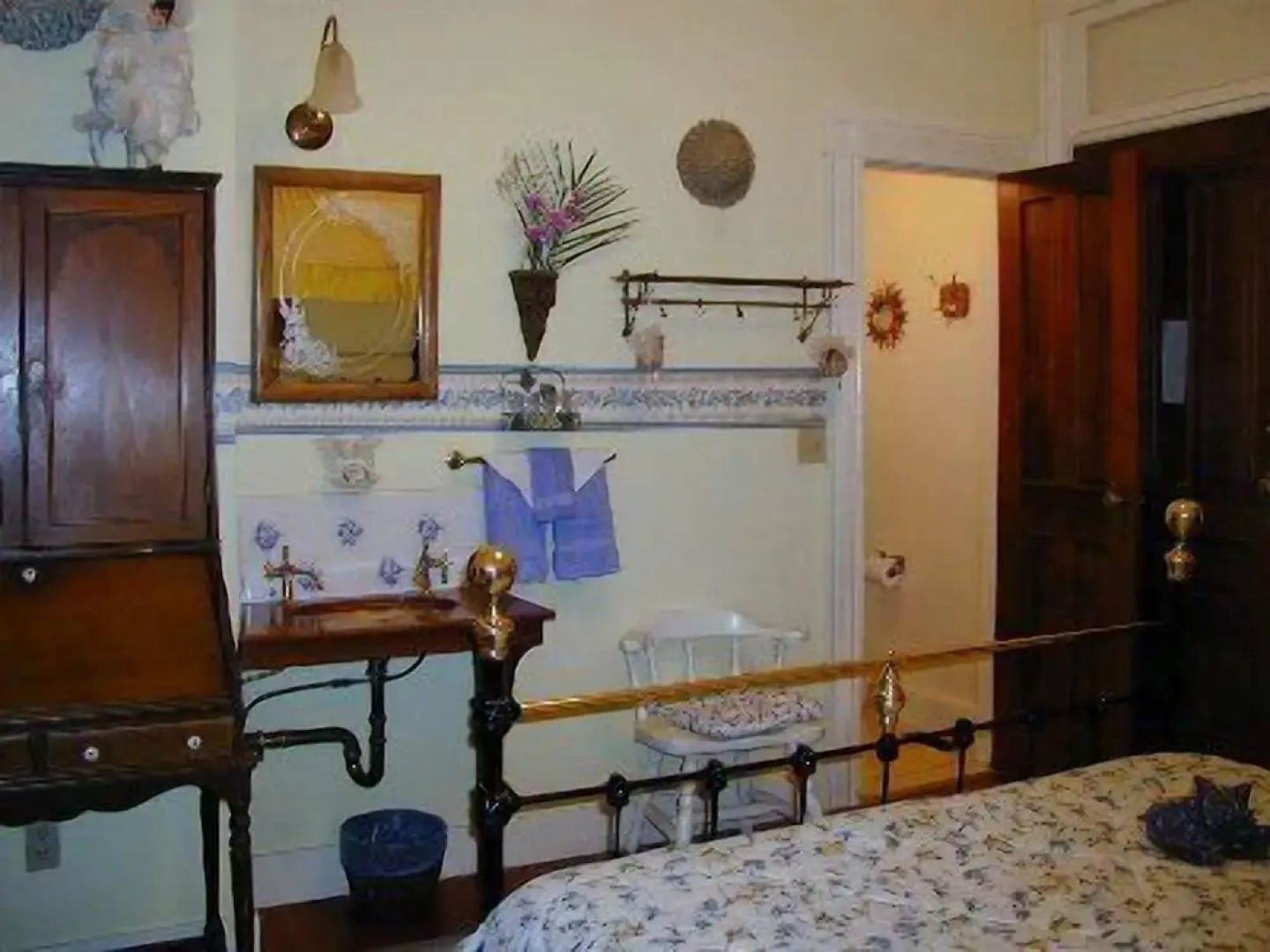 Robins Nest Bed & Breakfast