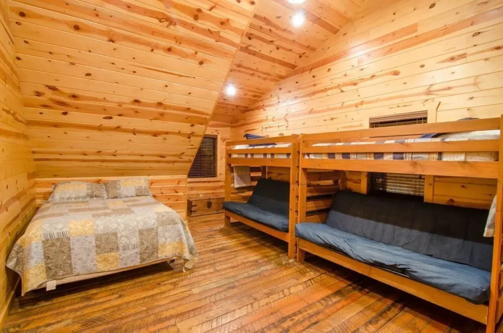 Breckoma Lodge - 4 Br Cabin